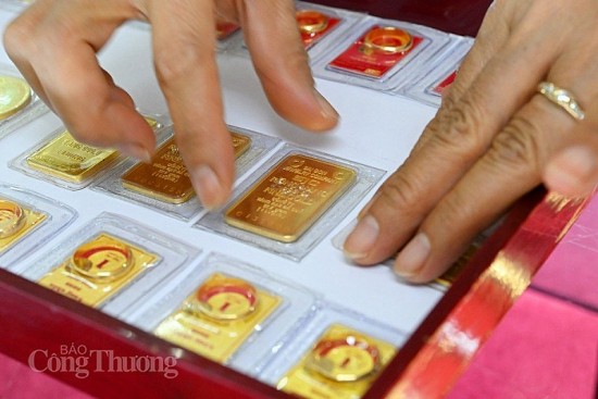 Giá vàng hôm nay 26/10/2023: Giá vàng 9999, SJC, 24K, Mi Hồng, PNJ, DOJI lao dốc dữ dội, giảm đến 350.000 đồng/lượng