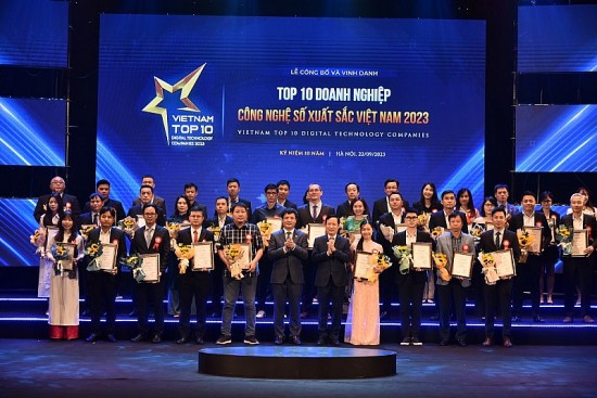 Vinh danh Top 10 doanh nghiệp công nghệ số xuất sắc Việt Nam 2023