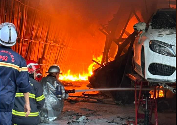 Bắc Giang: Cháy lán xe ô tô, thiệt hại gần 1 tỷ đồng