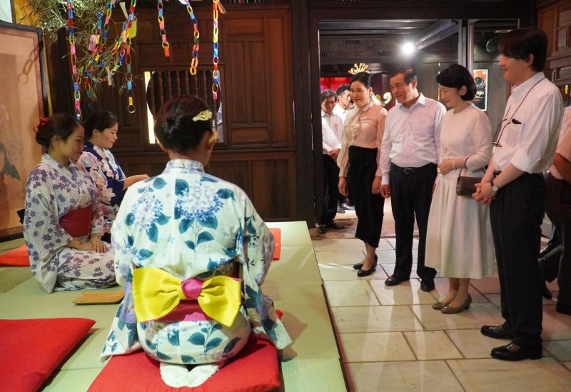 Hoàng Thái tử Nhật Bản và Công nương thăm phố cổ Hội An