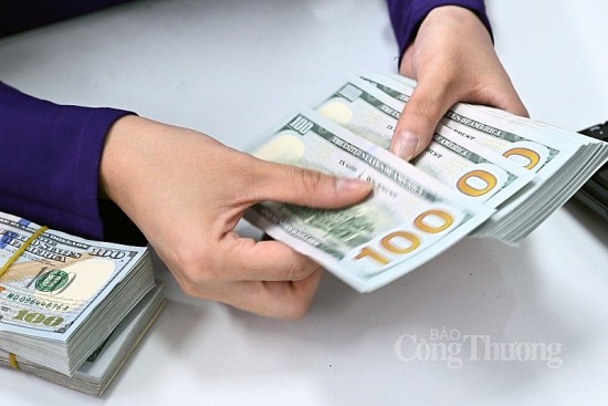 Tỷ giá USD hôm nay 9/1/2024: USD trong nước, thế giới đảo chiều giảm giá