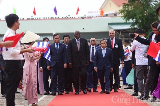 “Lãnh tụ Fidel Castro là người đã dạy cho người Cuba biết yêu thương người Việt Nam”