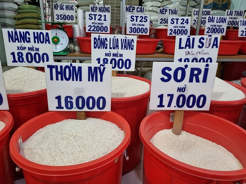 Doanh nghiệp nêu lý do giá gạo xuất khẩu “bốc hơi” 35 USD/tấn