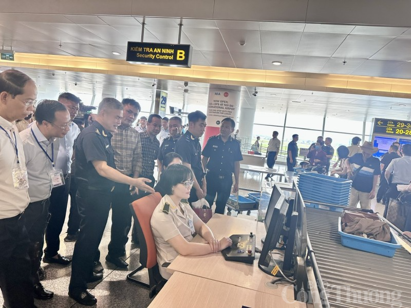 Ban Chỉ đạo 389 Hà Nội: Kiểm tra công tác chống buôn lậu qua cảng hàng không quốc tế Nội Bài