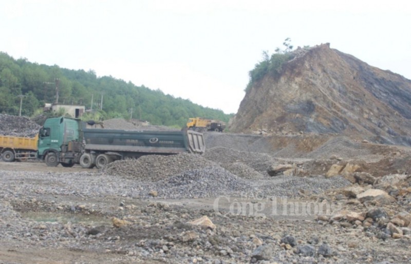 Nghệ An: Công ty Văn Sơn bị phạt 330 triệu đồng vì lấn chiếm đất, khai thác ngoài phạm vi
