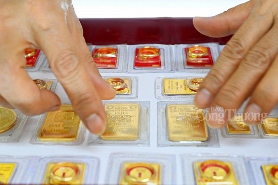 Khi nào Ngân hàng Nhà nước trình Chính phủ báo cáo quản lý thị trường vàng?