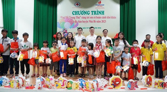 Phối hợp tổ chức Trung thu cho trẻ em huyện Nhà Bè