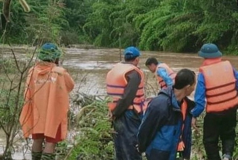 Thanh Hóa: Đã tìm thấy thi thể hai nạn nhân bị nước lũ cuốn trôi