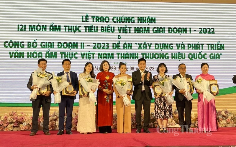 VCCA trao chứng nhận 121 món ẩm thực tiêu biểu Việt Nam