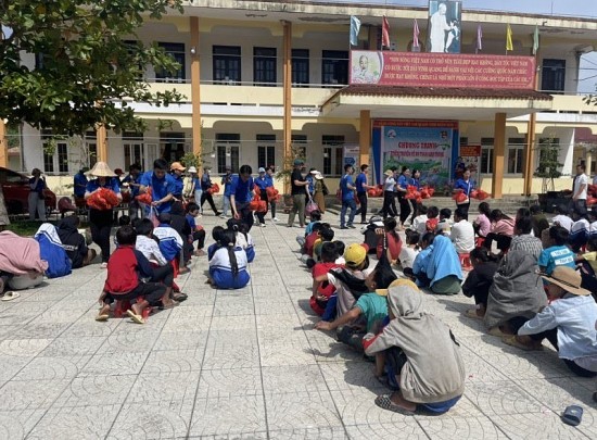 Quảng Bình: Không thu học phí học kỳ I năm 2023-2024