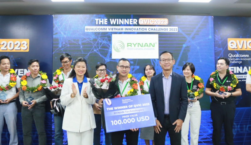 trao tặng Giải Nhất cho Công ty CP Công nghệ RYNAN với hệ thống giám sát côn trùng thông minh