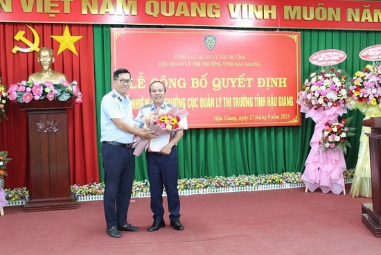 Ông Nguyễn Văn Bé Tư giữ chức Cục trưởng Quản lý thị trường tỉnh Hậu Giang
