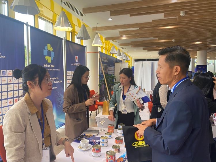 Quảng bá Chương trình và các sản phẩm Thương hiệu Quốc gia Việt Nam tại châu Âu
