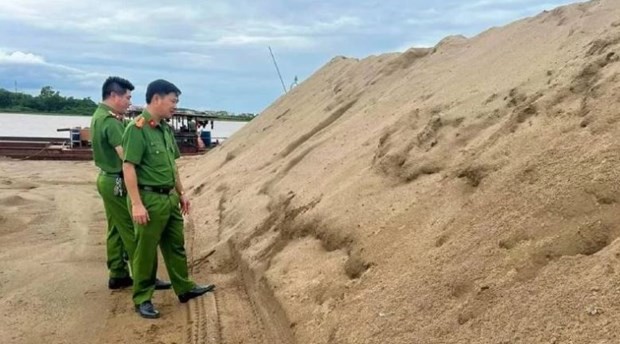 Quảng Bình: Phát hiện cơ sở khai thác trái phép gần 2.000m3 cát