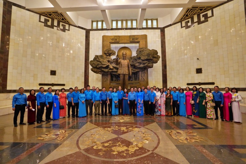 400 đại biểu chính thức tham dự Đại hội Công đoàn Công Thương Việt Nam lần thứ IV