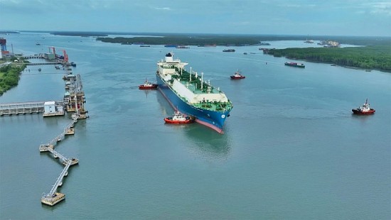 Hướng tới thời điểm khánh thành kho cảng LNG đầu tiên và lớn nhất Việt Nam