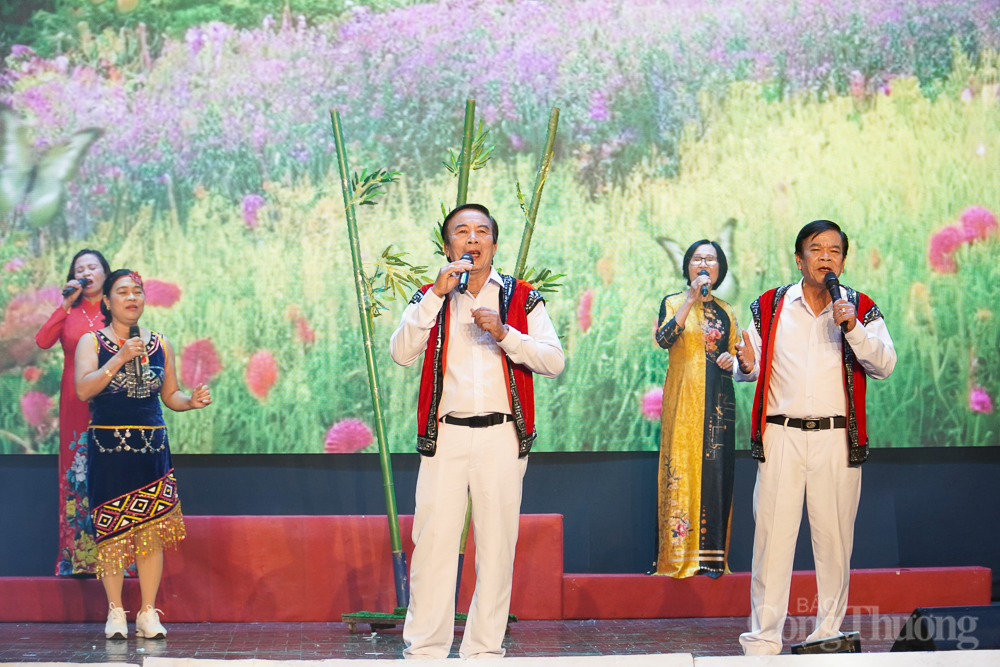 Bế mạc Liên hoan Tiếng hát Người cao tuổi khu vực các tỉnh, thành phố miền Trung - Tây Nguyên
