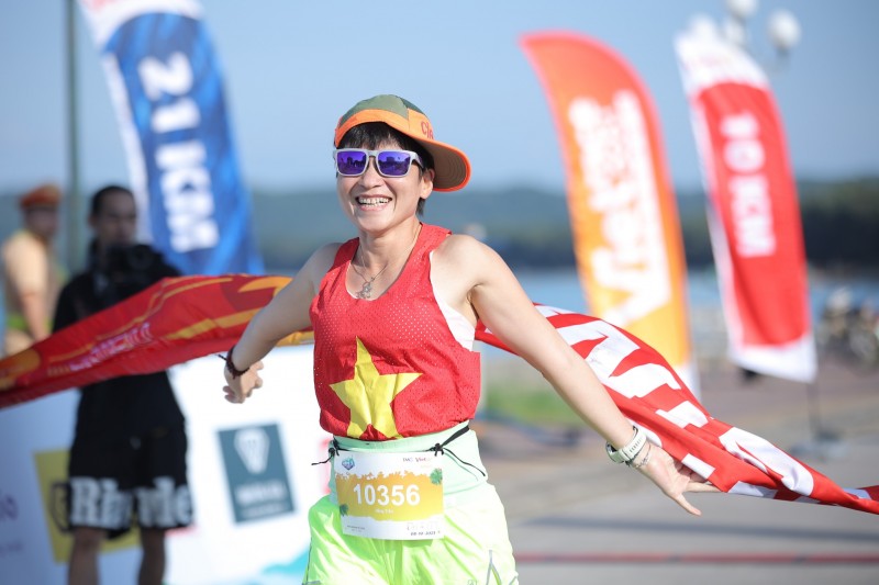 Quảng Ninh: Hơn 800 vận động viên tham gia giải chạy trên "thiên đường du lịch biển Cô Tô"