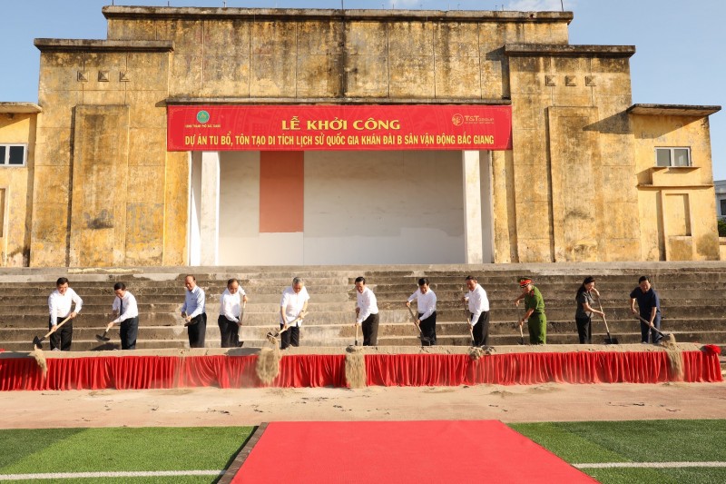 T&T Group tài trợ 15 tỷ đồng tu bổ, tôn tạo khán đài B sân vận động Bắc Giang