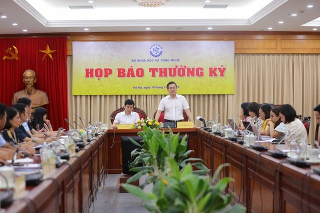 Thứ trưởng Bộ KH&CN Nguyễn Hoàng Giang chủ trì họp báo 