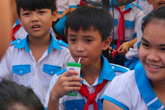 Quảng Nam: Trẻ em miền núi sẽ được uống 1 hộp sữa mỗi ngày