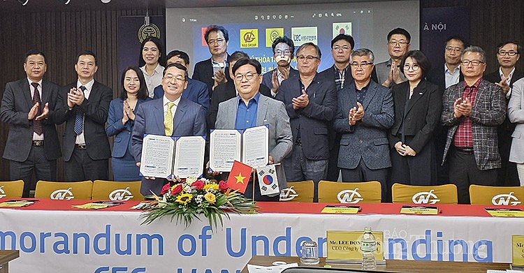 Lễ ký kết Biên bản ghi nhớ giữa Hiệp hội doanh nghiệp ngành công nghiệp hỗ trợ thành phố Hà Nội (HANSIBA) cùng với Hội đồng Doanh nhân Cheongju (CEC) - Hàn Quốc.