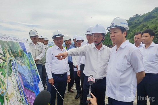 Phó Thủ tướng Trần Hồng Hà kiểm tra thực tế tiến độ dự án Bến cảng Liên Chiểu