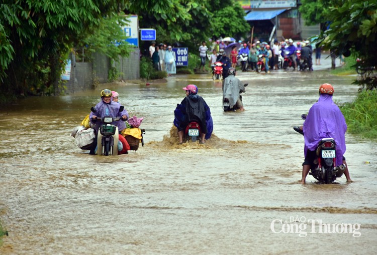 Thời tiết hôm nay ngày 12/10/2023: Đồng bằng Bắc Bộ, Thanh Hóa mưa lớn