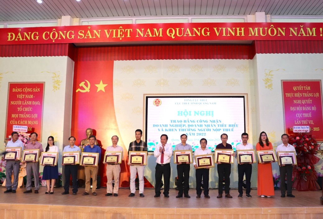 Công ty Thủy điện Sông Bung đạt danh hiệu Doanh nghiệp, Doanh nhân tiêu biểu tỉnh Quảng Nam