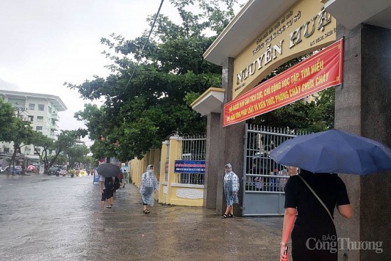 Đà Nẵng cho học sinh nghỉ học do mưa lớn