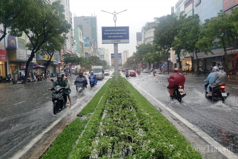 Mưa lớn, nguy cơ ngập diện rộng, Đà Nẵng phát công điện khẩn ứng phó