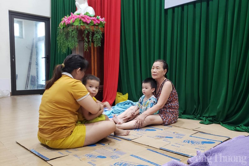 Đà Nẵng: Sơ tán và hỗ trợ thực phẩm cho hàng nghìn người tại “rốn lũ” đường Mẹ Suốt