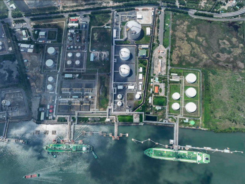 Toàn cảnh hệ thống Kho cảng PV GAS Vũng Tàu trong đó có công trình Kho cảng LNG Thị Vải - “tài sản” có giá trị đặc biệt quan trọng và lý tưởng trong cung cấp khí tái hóa.