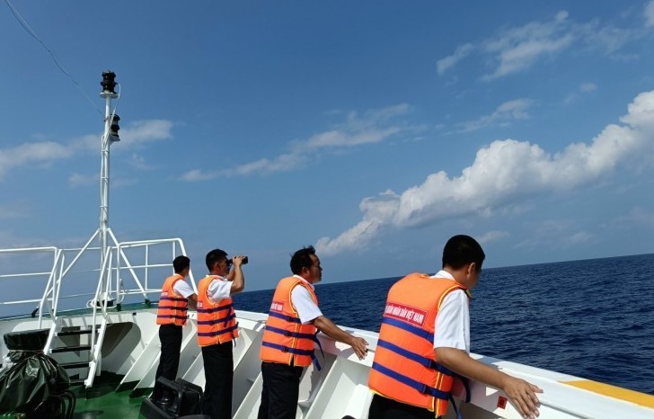 Máy bay, tàu nước ngoài tham gia tìm kiếm các ngư dân mất tích trong vụ chìm tàu