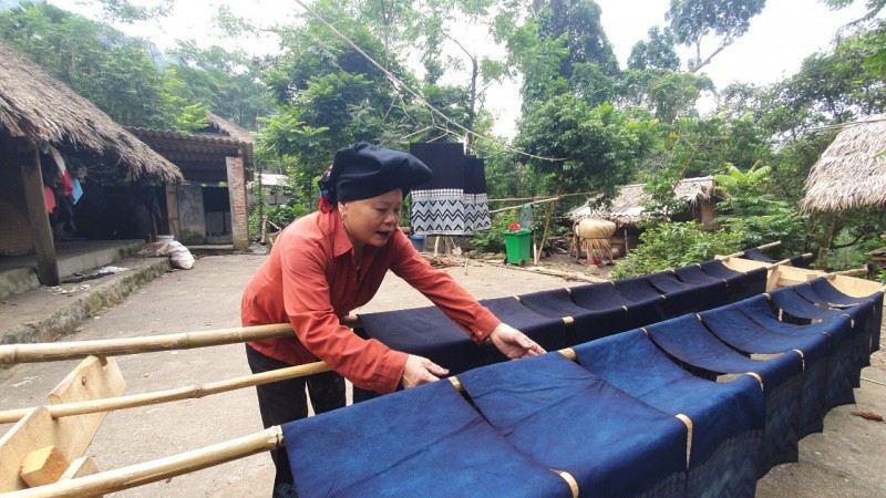 Hòa Bình: Hồi sinh nghề dệt thổ cẩm, tạo sinh kế cho phụ nữ người Dao Tiền