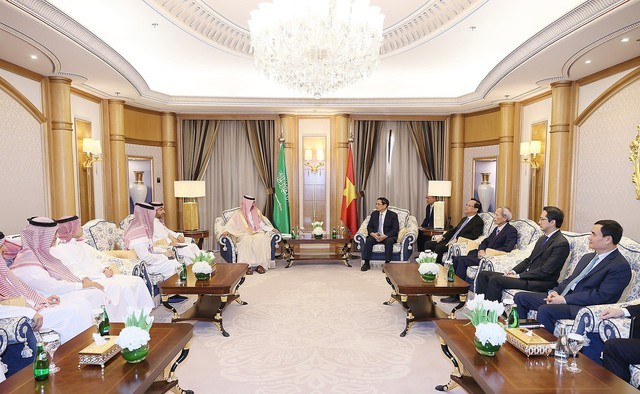 Thủ tướng Phạm Minh Chính đã tiếp Bộ trưởng Nguồn nhân lực và Phát triển xã hội Saudi Arabia Ahmad bin Sulaiman AlRajhi