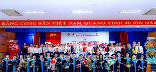 PV GAS tài trợ Quỹ "Phát triển sinh viên/học bổng hỗ trợ sinh viên” của Trường Đại học Dầu khí Việt Nam