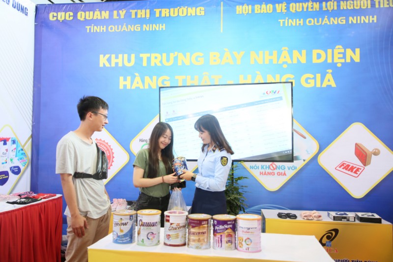 Hội chợ OCOP khu vực Đông Bắc - Quảng Ninh thu hút người dân và du khách