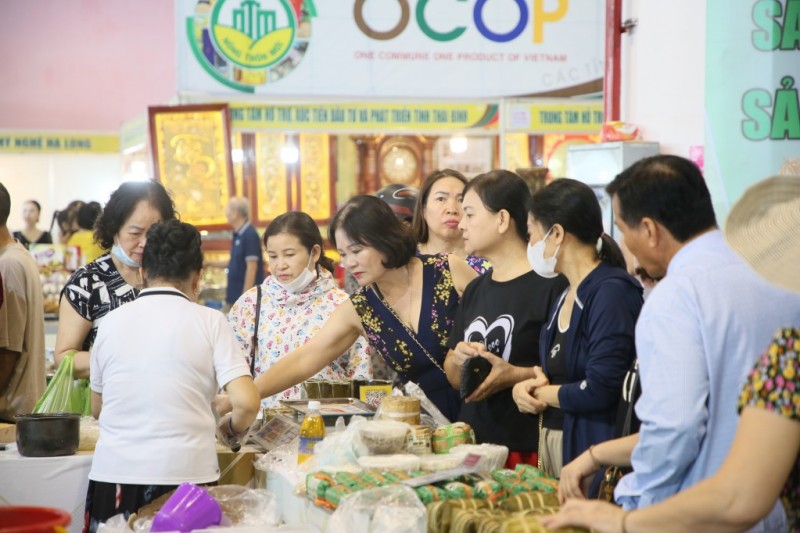 Thu 16,4 tỷ đồng từ Hội chợ OCOP vùng Đông Bắc - Quảng Ninh 2023