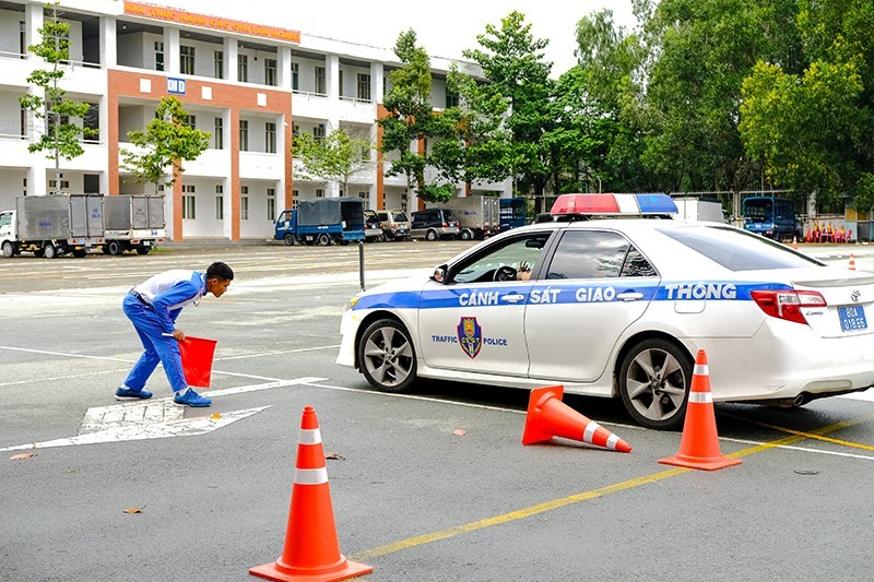 Gần 400 cảnh sát giao thông được tập huấn kỹ năng phòng tránh nguy hiểm khi lái xe ô tô
