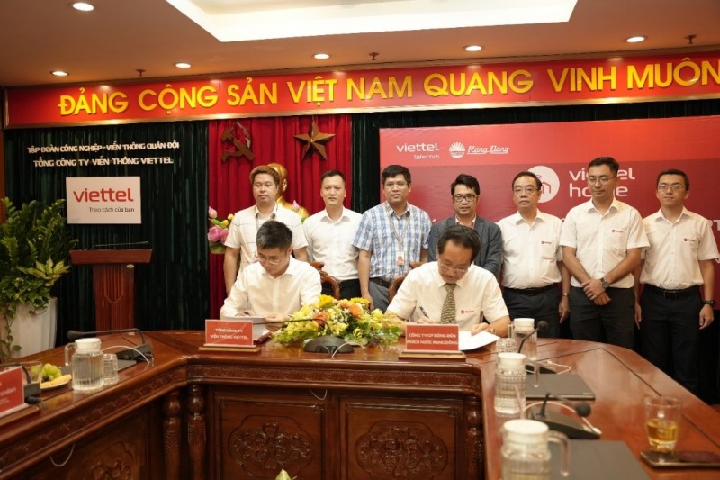 Rạng Đông - Viettel Telecom ký kết hợp tác chiến lược