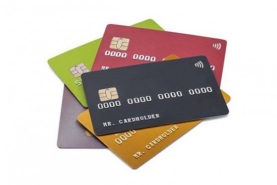 Đừng để cuốn sâu vào "bẫy" nợ thẻ tín dụng