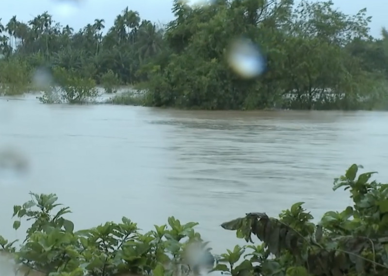 Quảng Ngãi công bố tình huống khẩn cấp thiên tai trên 2 nhánh sông