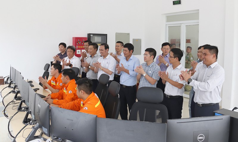 Lãnh đạo EVN chứng kiến thời khắc đóng điện Đường dây 500kV mạch 3 đoạn Quảng Trạch – Dốc Sỏi, ngày 31/5/2022