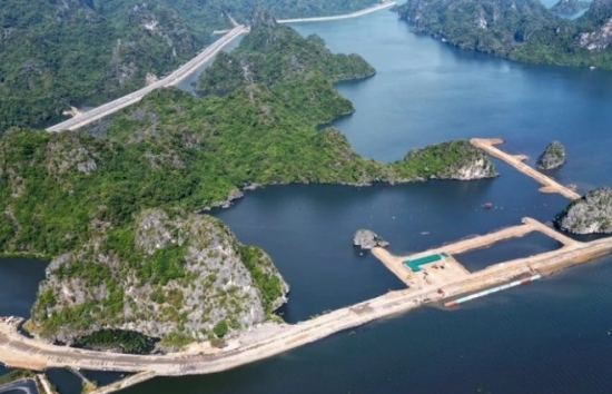 Quảng Ninh: Xử phạt 125 triệu đồng đối với chủ đầu tư công trình lấn biển vùng đệm vịnh Hạ Long