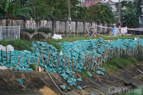 Đà Nẵng: Bờ kè kênh Phú Lộc sụt lún, sạt lở