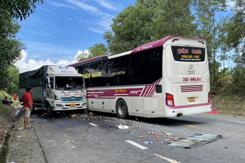 Đà Nẵng: Tai nạn liên hoàn trên đường tránh Nam Hải Vân