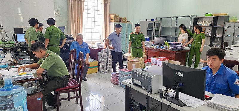Bắt giam một số cán bộ Trung tâm đăng kiểm xe cơ giới Kiên Giang