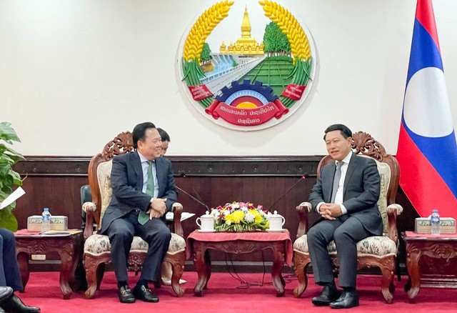 Chủ tịch CMSC Nguyễn Hoàng Anh chào xã giao Phó Thủ tướng Lào Saleumxay Kommasith  