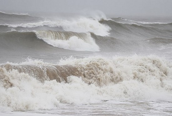 Dự báo thời tiết biển hôm nay 19/11/2023: Mưa dông, gió mạnh và sóng lớn trên biển